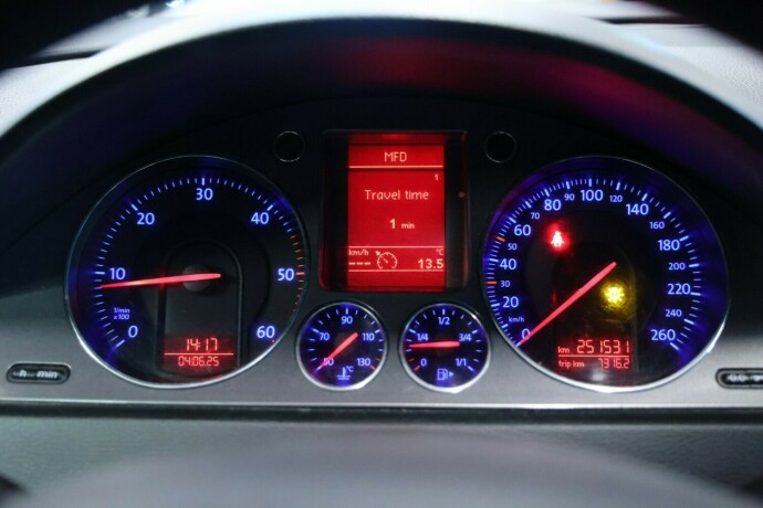 volkswagen-passat-diesel-2008-big-16