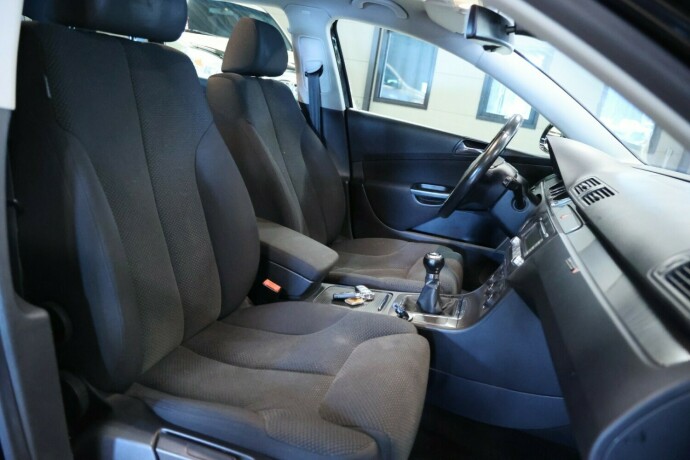volkswagen-passat-diesel-2008-big-14