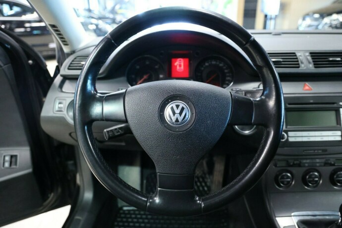 volkswagen-passat-diesel-2008-big-15