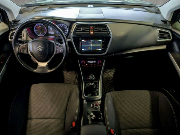 suzuki-sx4-s-cross-elektrisitetbensin-2020-big-12