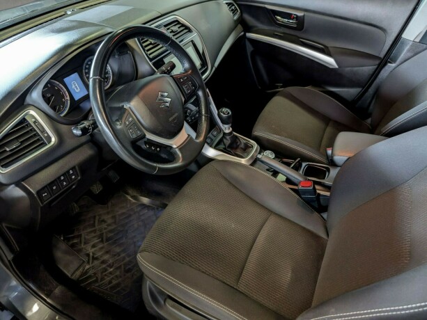 suzuki-sx4-s-cross-elektrisitetbensin-2020-big-20