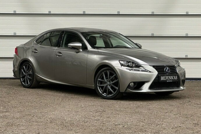 lexus-is-bensin-2013-big-0