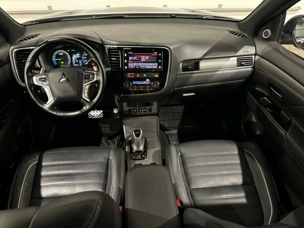 mitsubishi-outlander-elektrisitetbensin-2017-big-13