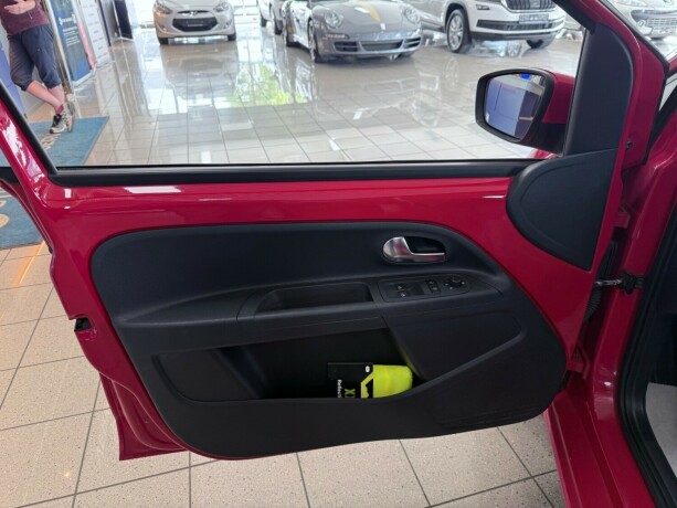 volkswagen-up-bensin-2016-big-9