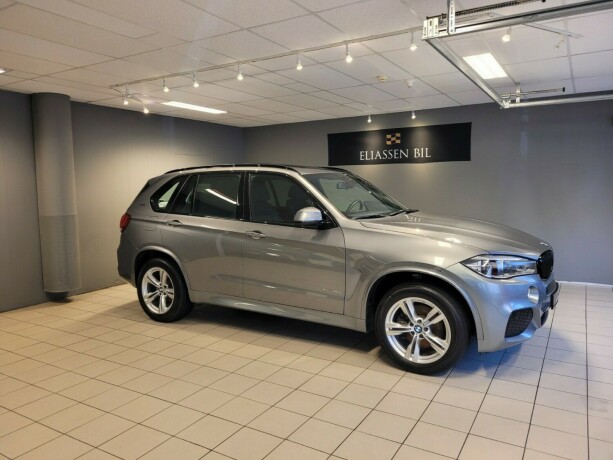 bmw-x5-elektrisitetbensin-2018-big-2