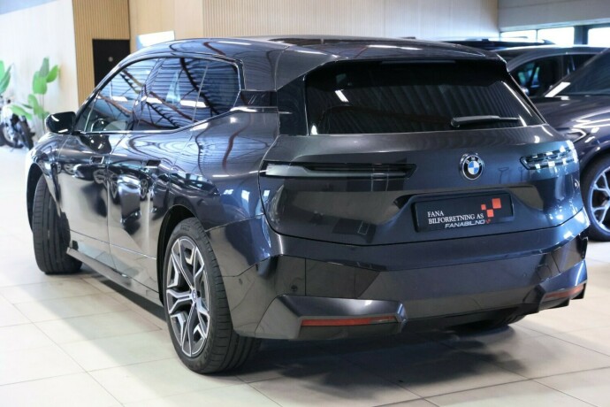 bmw-ix-xdrive-40-elektrisitet-2022-big-1