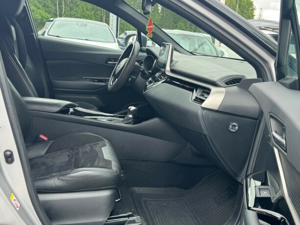 toyota-c-hr-elektrisitetbensin-2020-big-9