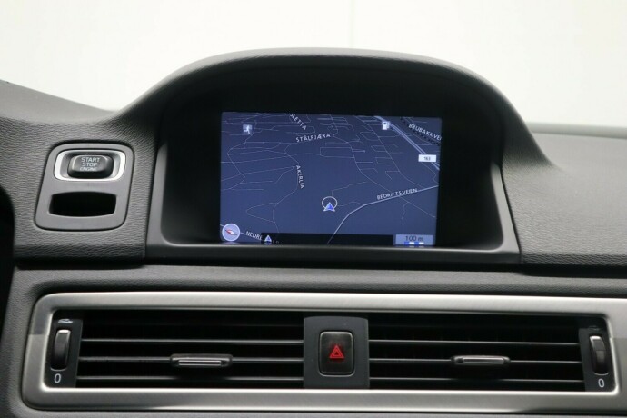 volvo-v70-diesel-2013-big-28