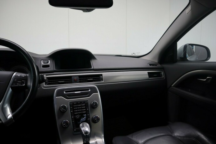volvo-v70-diesel-2013-big-23