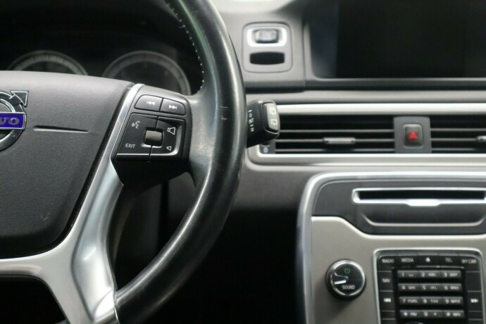 volvo-v70-diesel-2013-big-22