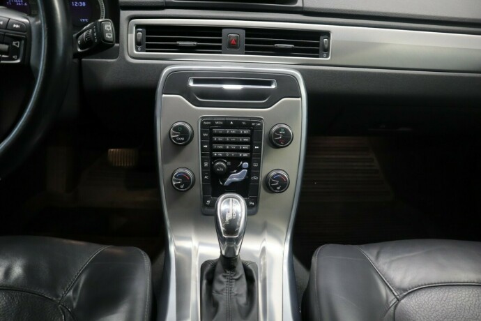 volvo-v70-diesel-2013-big-19