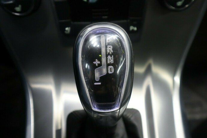 volvo-v70-diesel-2013-big-34