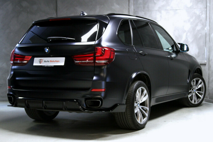 bmw-x5-bensin-2017-big-1
