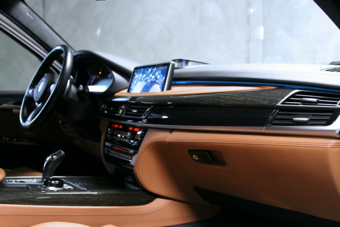 bmw-x5-bensin-2017-big-11