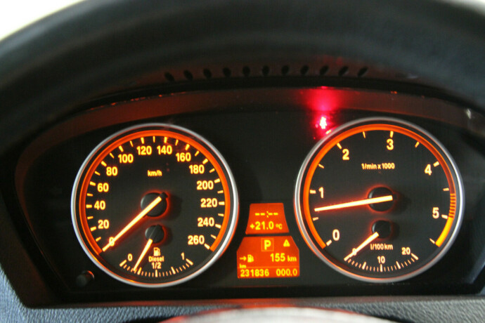 bmw-x5-diesel-2010-big-13