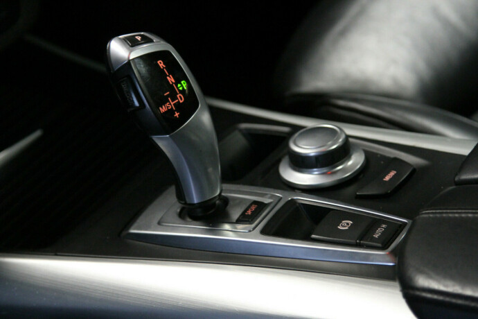 bmw-x5-diesel-2010-big-9