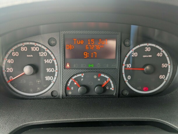 pilote-mooveo-queensbed-lav-km-god-nyttelast-truma-6eh-b-f248rerkort-lettkj248rt-u-7-meter-diesel-2012-big-40