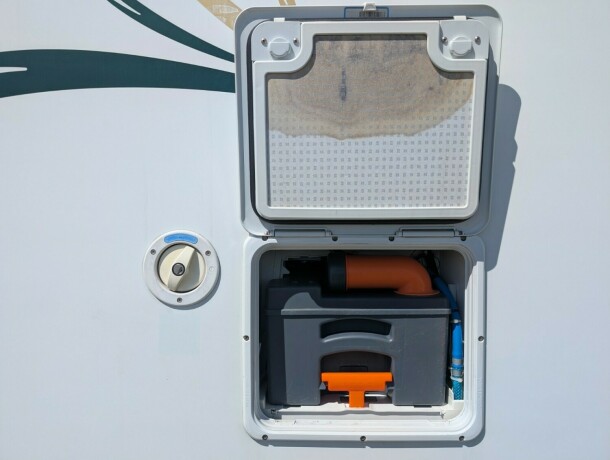 pilote-moveoo-queensbed-lav-km-god-nyttelast-truma-6eh-b-f248rerkort-lettkj248rt-u-7-meter-diesel-2012-big-10