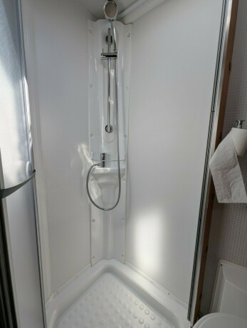 pilote-moveoo-queensbed-lav-km-god-nyttelast-truma-6eh-b-f248rerkort-lettkj248rt-u-7-meter-diesel-2012-big-34