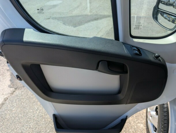 pilote-moveoo-p006xtc-diesel-2012-big-13