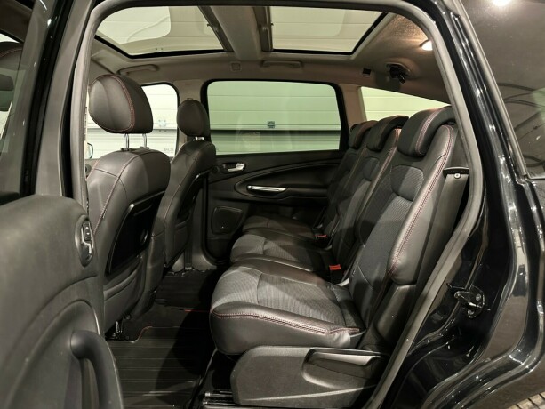 ford-s-max-diesel-2010-big-10
