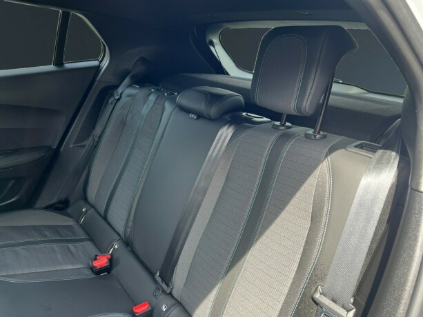peugeot-2008-elektrisitet-2023-big-9