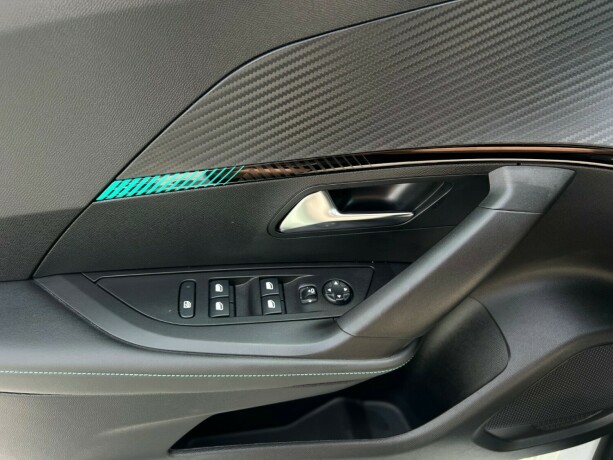 peugeot-2008-elektrisitet-2023-big-18