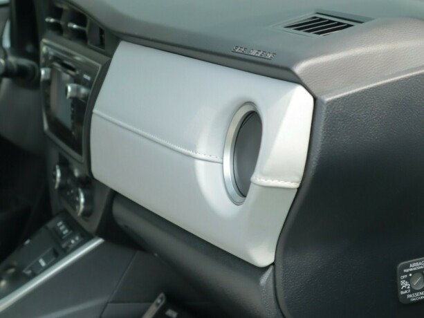 toyota-auris-elektrisitetbensin-2014-big-31