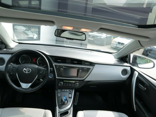 toyota-auris-elektrisitetbensin-2014-big-21