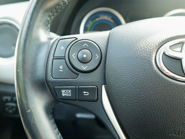 toyota-auris-elektrisitetbensin-2014-big-23