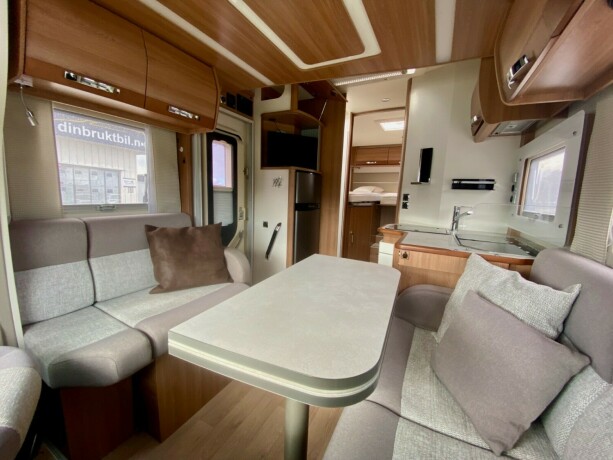 rapido-666f-skandinavia-exclusive-topputgave-face2face-gruppe-2-enkle-senger-vinterpakke-senkeseng-diesel-2020-big-33