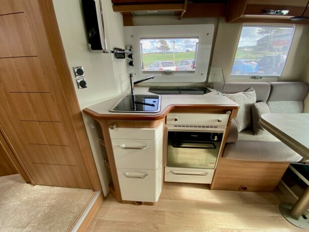 rapido-666f-skandinavia-exclusive-topputgave-face2face-gruppe-2-enkle-senger-vinterpakke-senkeseng-diesel-2020-big-32