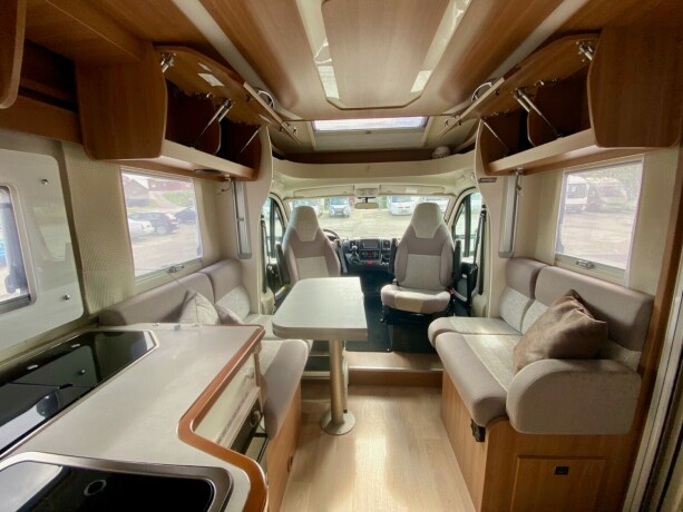 rapido-666f-skandinavia-exclusive-topputgave-face2face-gruppe-2-enkle-senger-vinterpakke-senkeseng-diesel-2020-big-24