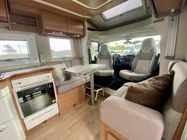 rapido-666f-skandinavia-exclusive-topputgave-face2face-gruppe-2-enkle-senger-vinterpakke-senkeseng-diesel-2020-big-22