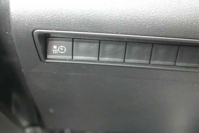 peugeot-partner-diesel-2020-big-17