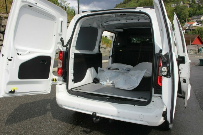 peugeot-partner-diesel-2020-big-5