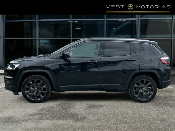 jeep-compass-elektrisitetbensin-2021-big-3