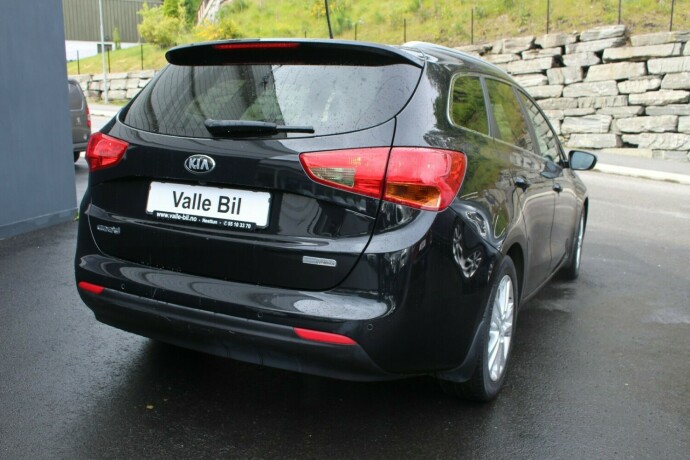 kia-cee039d-bensin-2014-big-4