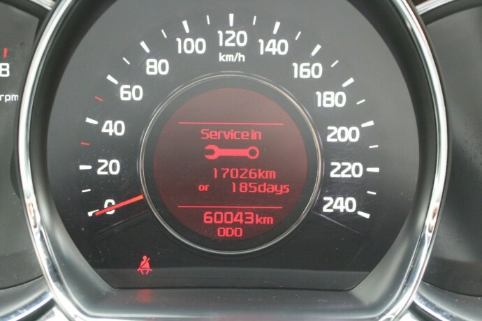 kia-cee039d-bensin-2014-big-13