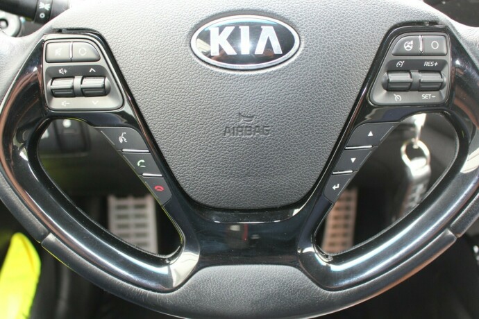kia-cee039d-bensin-2014-big-14