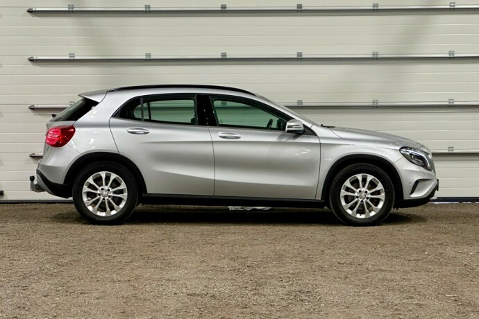 mercedes-benz-gla-diesel-2014-big-1