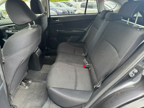 subaru-xv-bensin-2014-big-14
