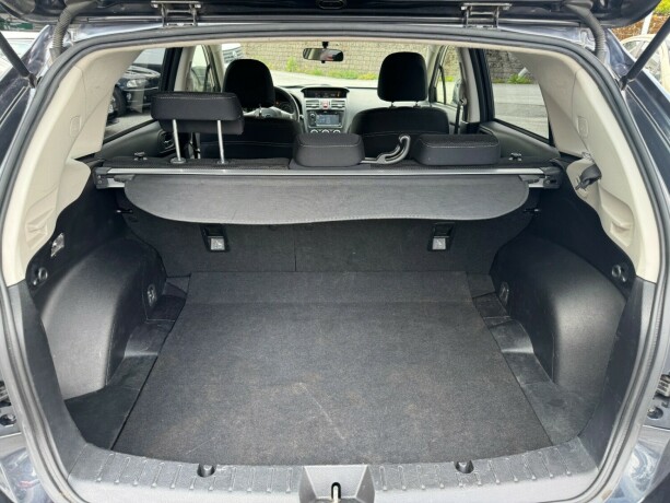 subaru-xv-bensin-2014-big-16