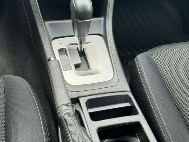 subaru-xv-bensin-2014-big-11