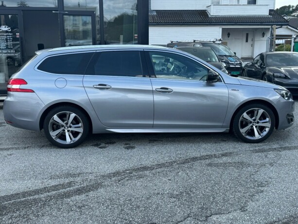 peugeot-308-sw-diesel-2017-big-3