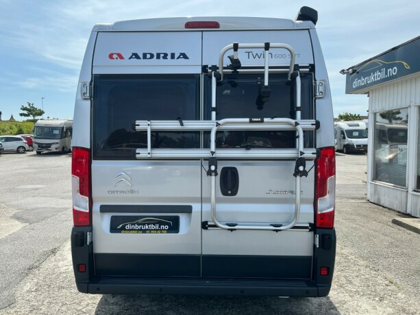 adria-twin-600-spt-under-6-meter-reg-4-personer-fuktgasstest-god-nyttelast-truma-varme-2-sett-hjul-diesel-2017-big-6