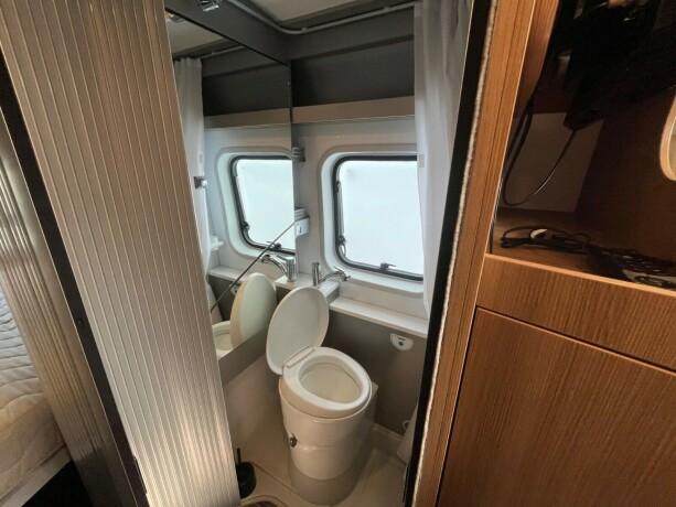 adria-twin-600-spt-under-6-meter-reg-4-personer-fuktgasstest-god-nyttelast-truma-varme-2-sett-hjul-diesel-2017-big-37