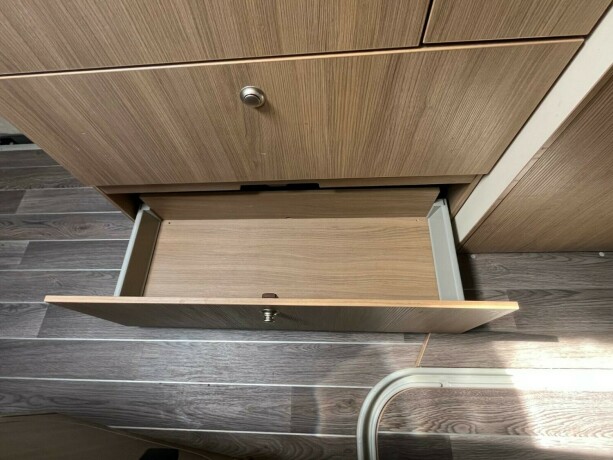 adria-twin-600-spt-under-6-meter-reg-4-personer-fuktgasstest-god-nyttelast-truma-varme-2-sett-hjul-diesel-2017-big-30