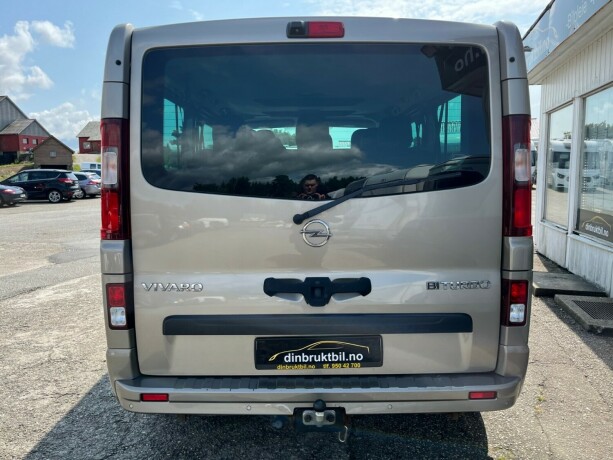 opel-vivaro-diesel-2017-big-5
