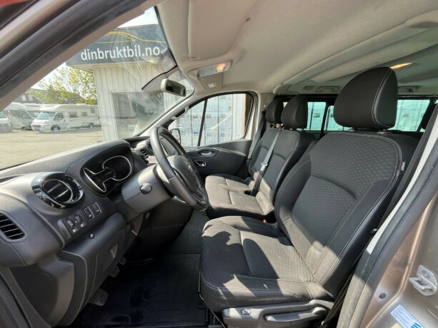 opel-vivaro-diesel-2017-big-7